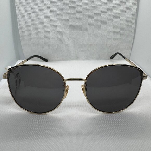 Gucci Grey Cat Eye Ladies Sunglasses - Picture 1 of 2